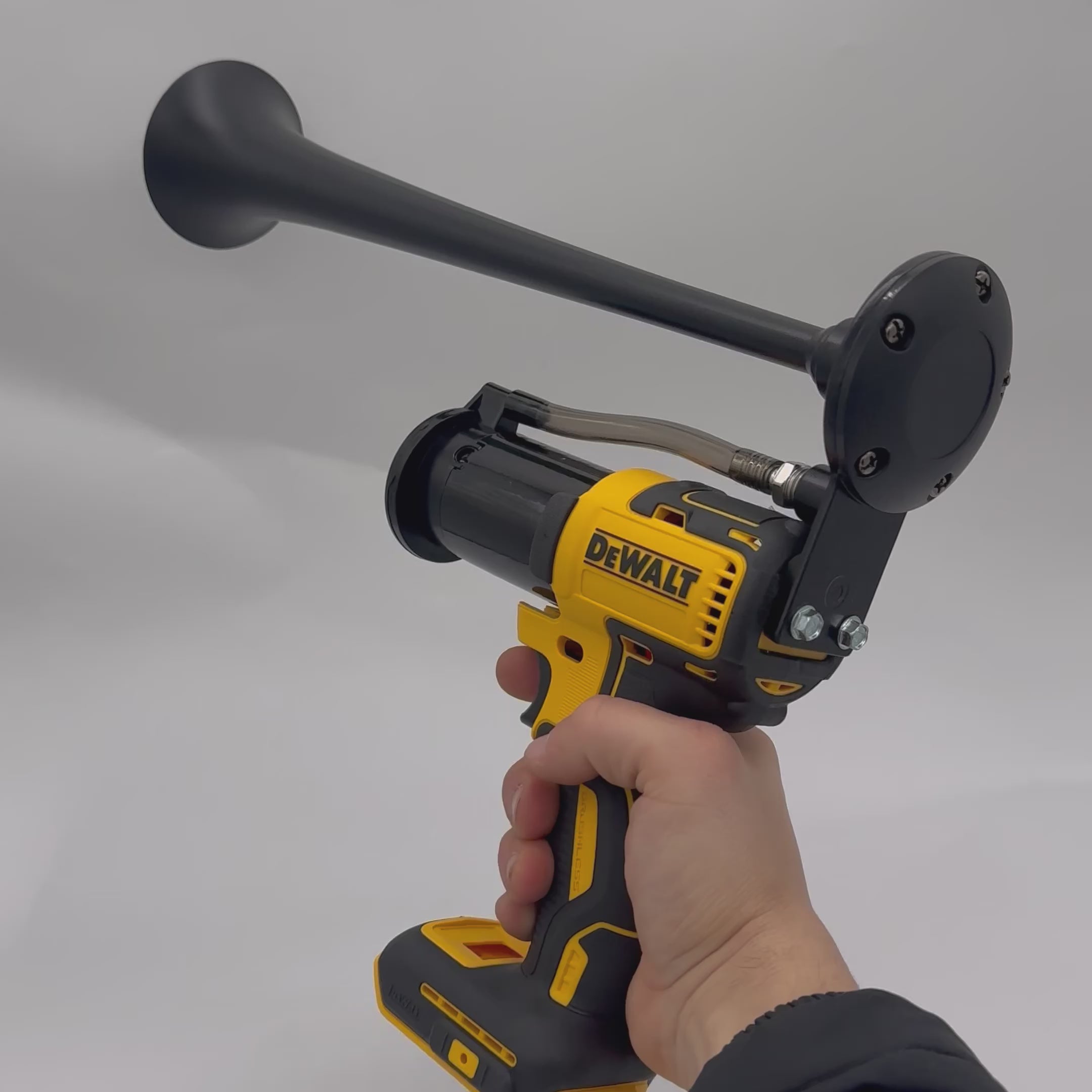 Cargar vídeo: Bocina de tren de impacto único Dewalt